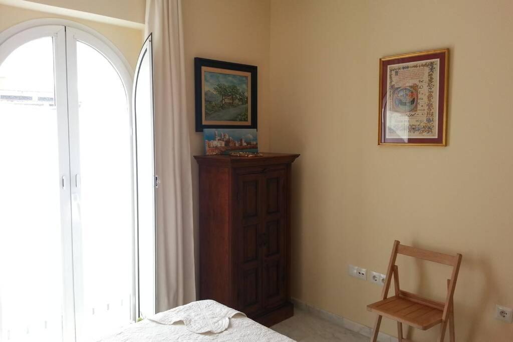 Apartamento clásico, cerca a Jardines de Murillo Sevilha Exterior foto